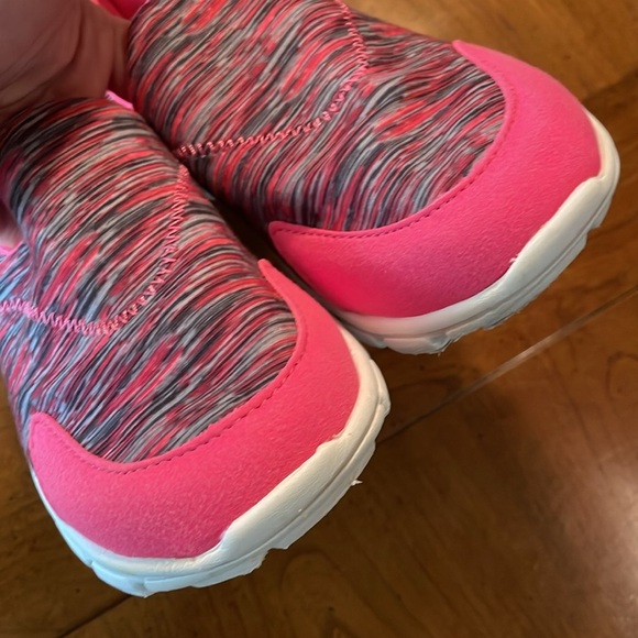 DANSKIN NOW Slip On Sneakers - size 4 - Picture 3 of 13